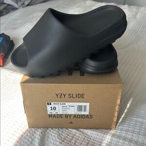 Adidas Yeezy Slide in ONYX